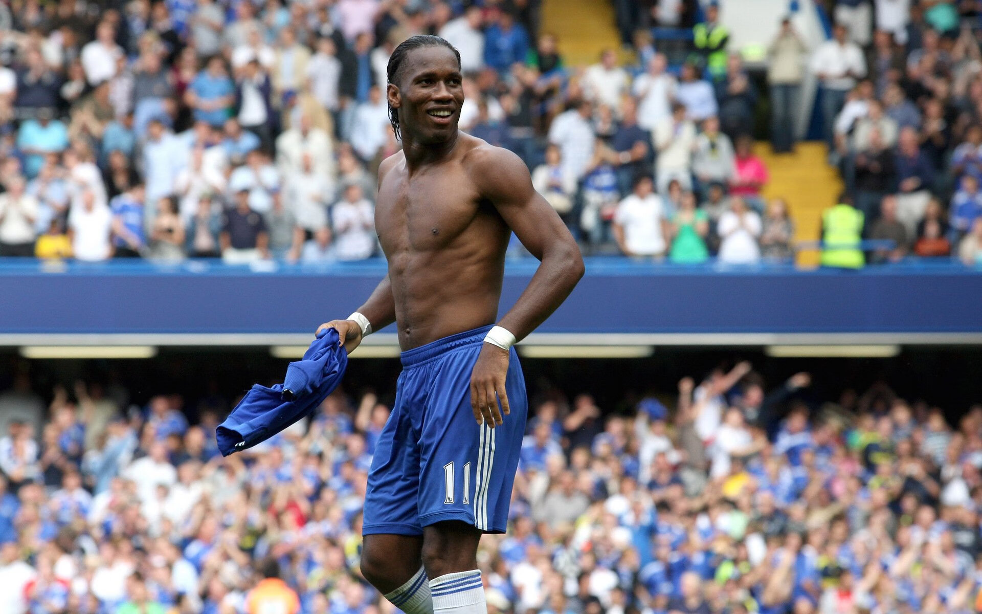 天才新星上演帽子戏法,助球队逆转夺冠